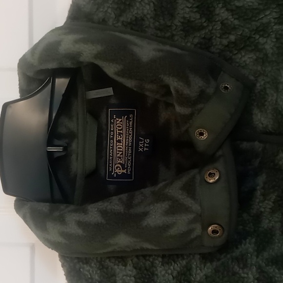 Gorgeous Pendleton Women's snap front Fleece jacket NWT Size XXL (20) - Picture 4 of 5